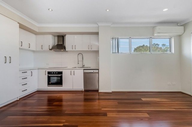 9/126 Tibradden  Circle, WA 6104