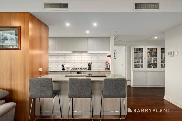 404/80 Lorimer Street, VIC 3008
