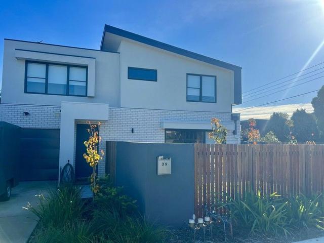 39 Lilac St, VIC 3165