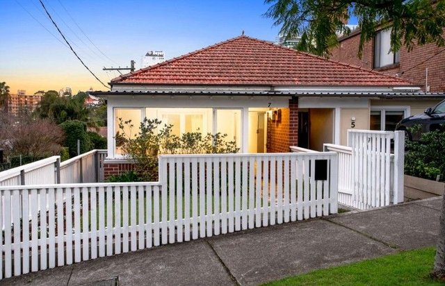 7 Eaton Street, NSW 2089