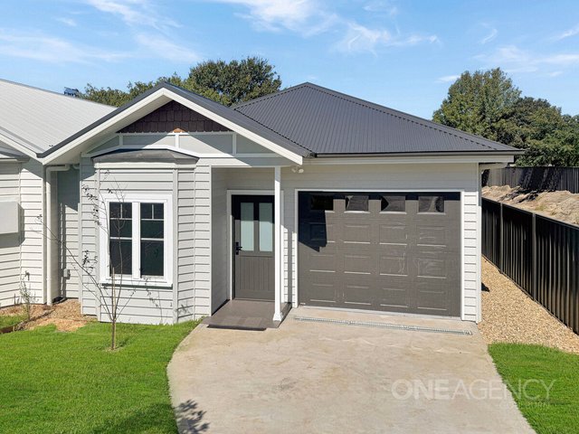 4E Crestwood Drive, NSW 2580