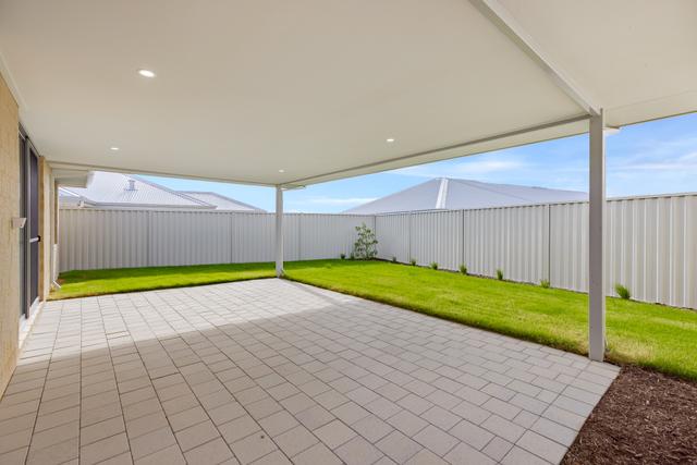 4 Lilac Way, WA 6038