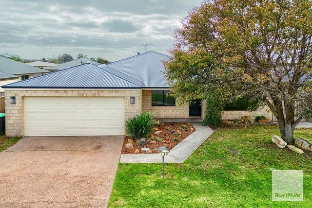 19 Moon Parade, WA 6330
