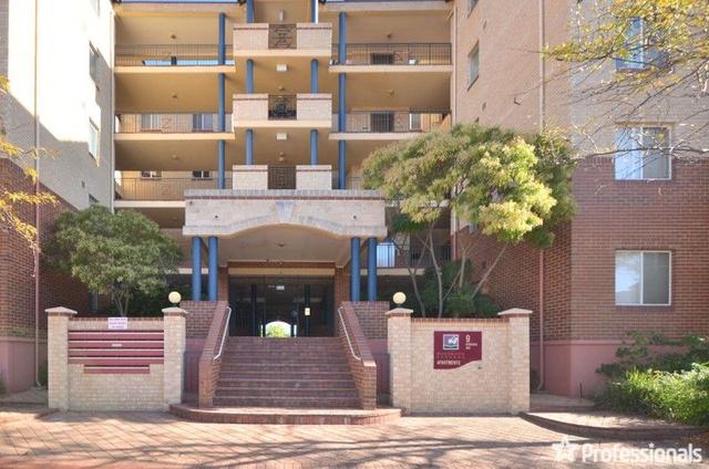 111/7-11 Heirisson Way, WA 6100
