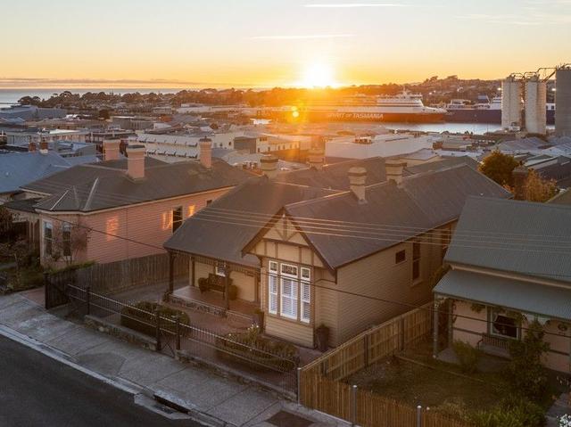 15 Hiller  Street, TAS 7310