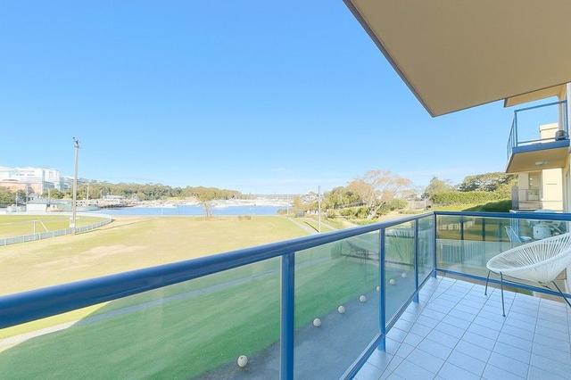 2/8 Deeban Walk, NSW 2230