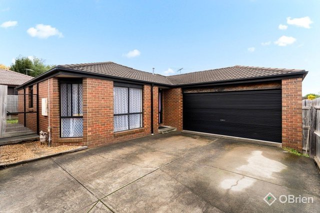 2/9 Azalea Court, VIC 3805