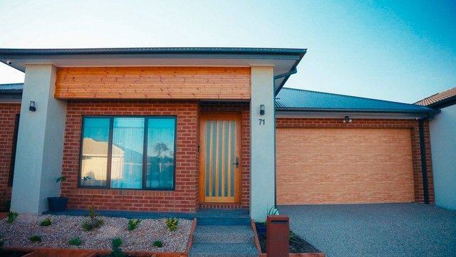 71 Paradoxa Drive, VIC 3029