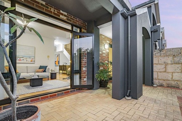 4/9 Healy Road, WA 6163