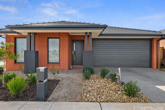 35 Lynwood Drive, VIC 3335