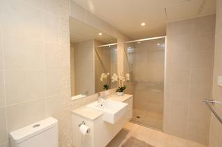 Bathroom (2017-08-03)