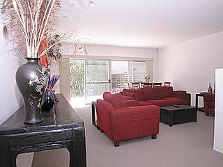 Lounge (2005-03-01)