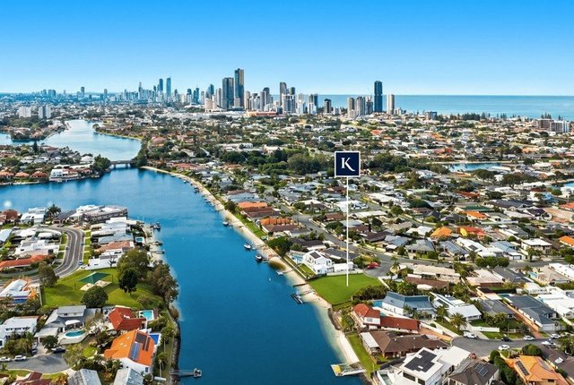 5 Canberra Court, QLD 4218