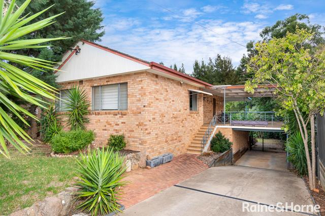 12 Colong Place, NSW 2650