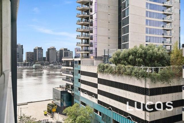 6H/8 Waterside Place, VIC 3008