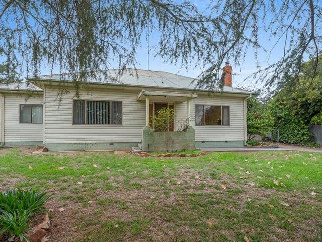 1 Boonah Street, NSW 2680