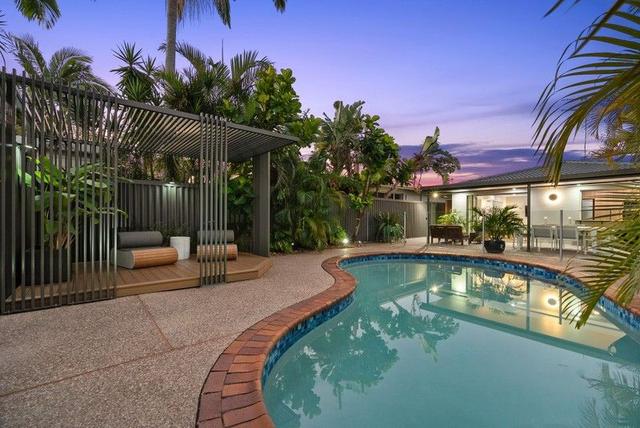 92 Nobby Parade, QLD 4220