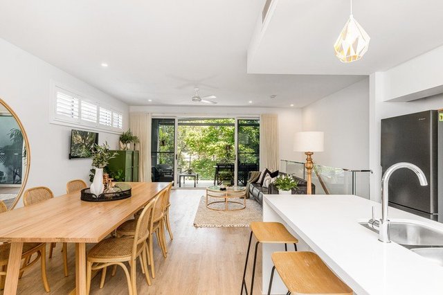 4/51 Dixon  Street, QLD 4225