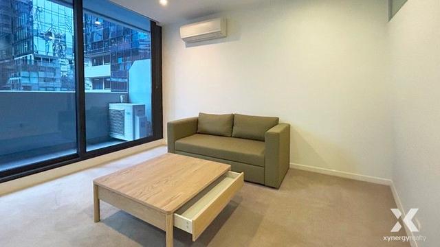 1102/5 Sutherland Street, VIC 3000