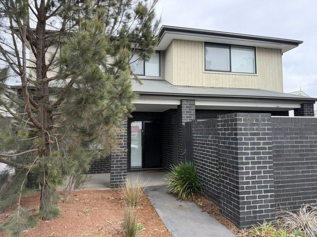1/635-637 Ballarat Road, VIC 3020