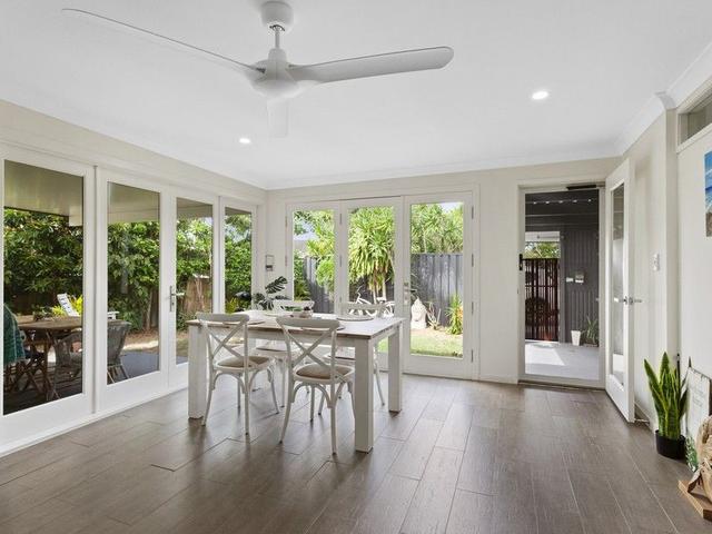 2/9 Crisp Court, QLD 4220