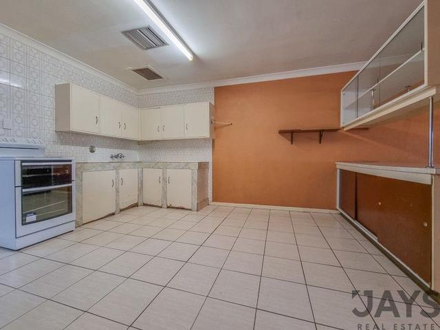 2/129 West Street, QLD 4825