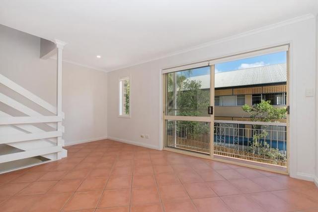 3/16 Morris Street, QLD 4064