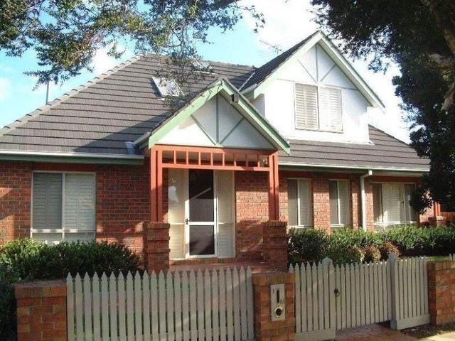 1/12 Beacon  Street, VIC 3150