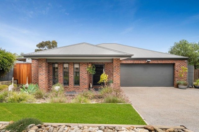 16 Rinaldi Drive, VIC 3465