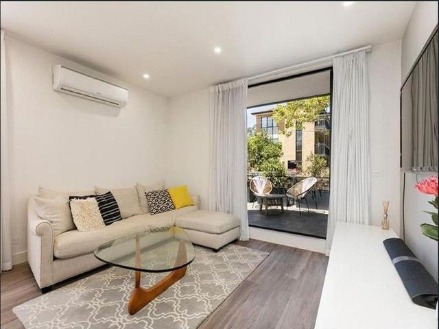 2/34 Pine Avenue, VIC 3184