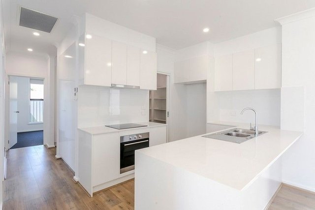 31b Stirling Crescent, SA 5173