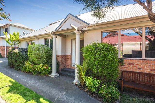 2/241 Como Parade East, VIC 3195