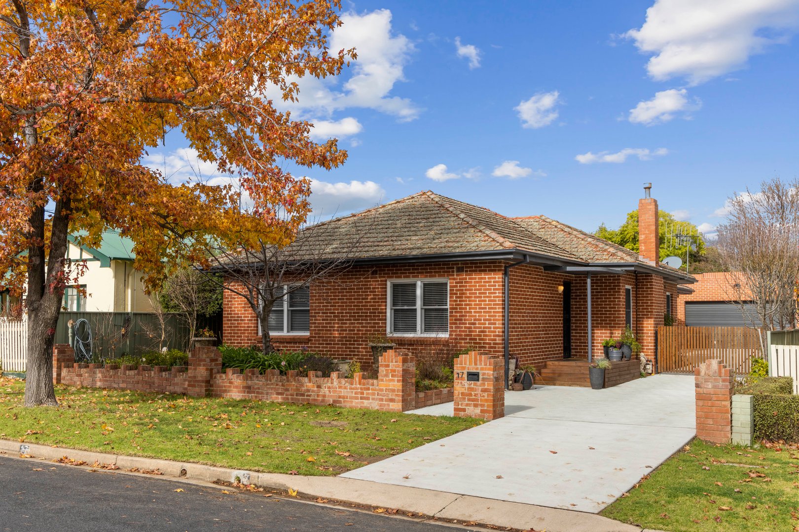 17 Hayes Street, Queanbeyan NSW 2620 Allhomes