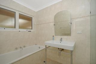 Bathroom (2010-10-25)