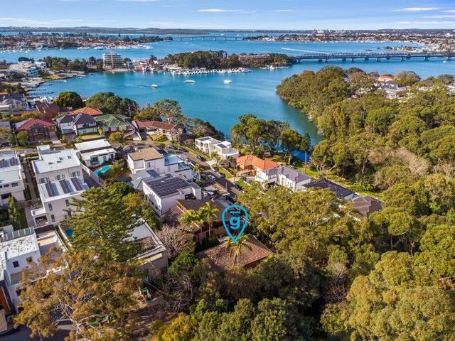 18 Marie Dodd Cres, NSW 2221
