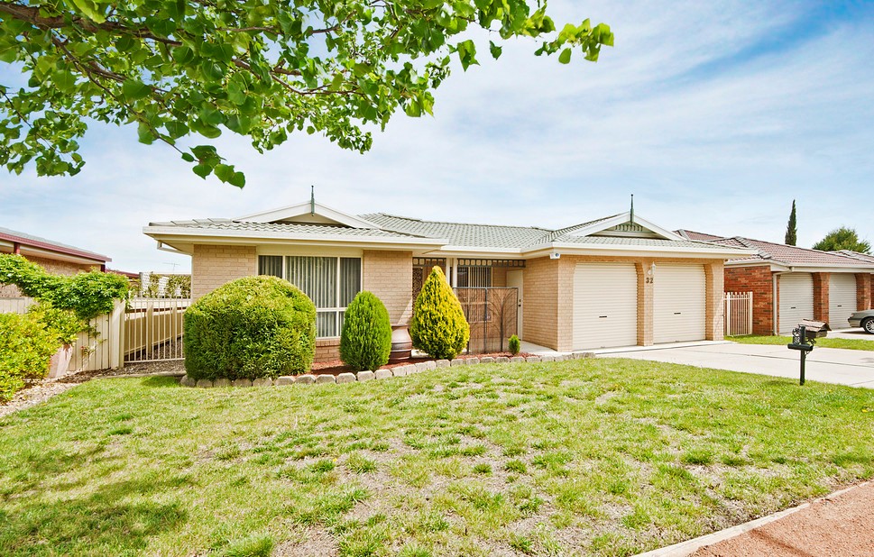 32 Goodhart Crescent, Dunlop ACT 2615 Allhomes