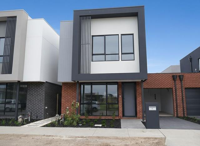 11 Featherwood Street, VIC 3169