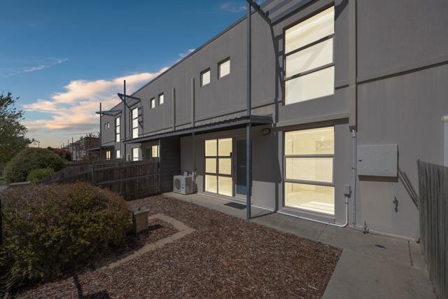 206 Anthony Rolfe Avenue, ACT 2912