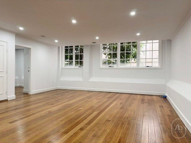 1.02/21-23 Anthony Street, VIC 3000