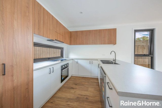 4/48 Brantome Street, VIC 3437