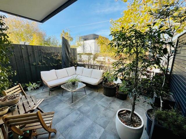 2/34 Pine Avenue, VIC 3184