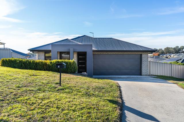 4 Hughes Street, NSW 2800