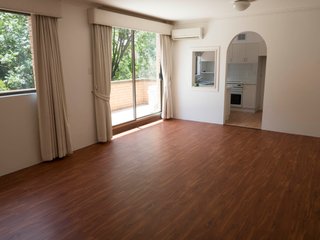 Lounge/Dining