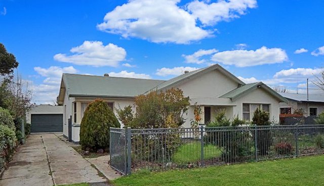 33 Yaldwyn St East, VIC 3444