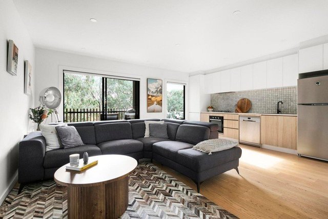 2/12 McNamara Street, VIC 3085