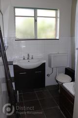 Bathroom (2013-11-18)