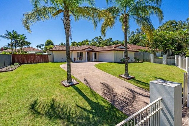 8 Woodstock Court, QLD 4214