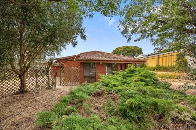 42 Lyons Circuit, SA 5158