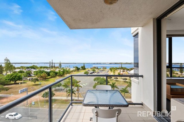 19/136 Marine Parade, QLD 4215