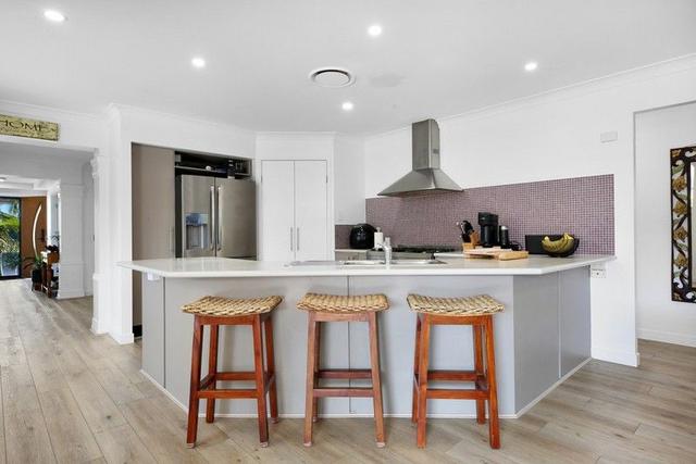 4 Northlakes Drive, QLD 4221